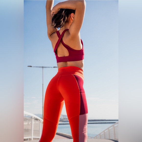 On-The-Go PowerHold Ultra HW 7/8 Legging with Pockets - Picture 3 of 11